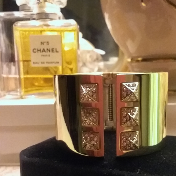 Nwot Victoria's Secret Cuff - Picture 3 of 6